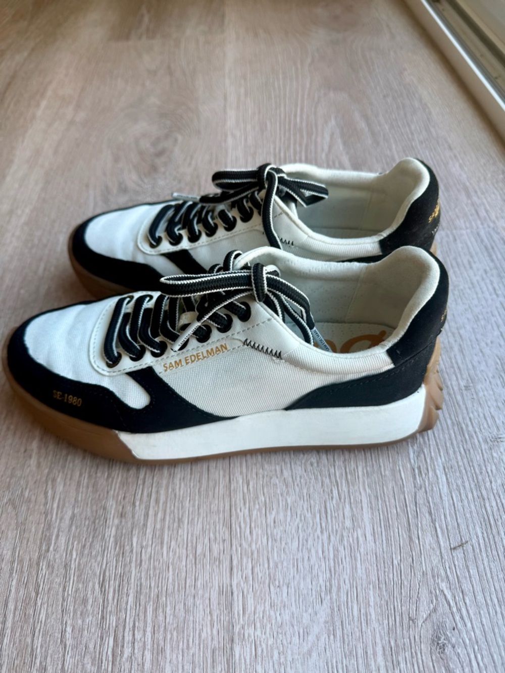 Sam Edelman Layla Platform Sneakers Black White Gum Sole Size 6 - Picture 2 of 6